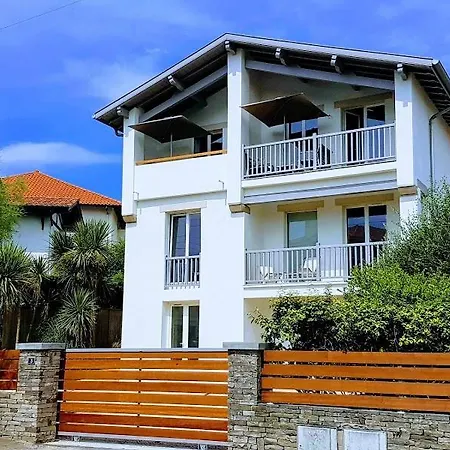 krevet i doručak La Maison De La Cote *