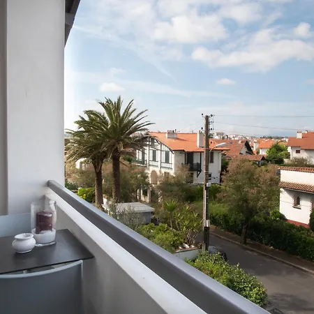 La Maison De La Cote Nocleg ze śniadaniem *