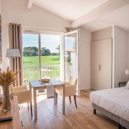 Bed & Breakfast La Maison De La Cote *