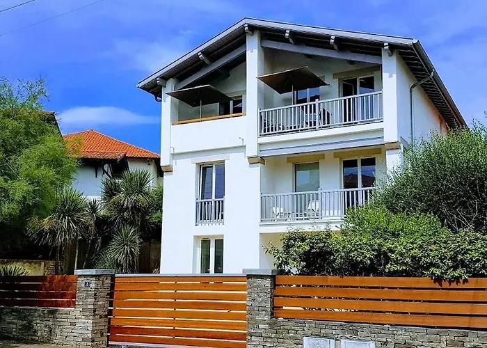 Bed & Breakfast La Maison De La Cote *